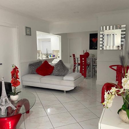 Beautiful House 7 Min From Miami Airport W Free Parking Lägenhet Exteriör bild