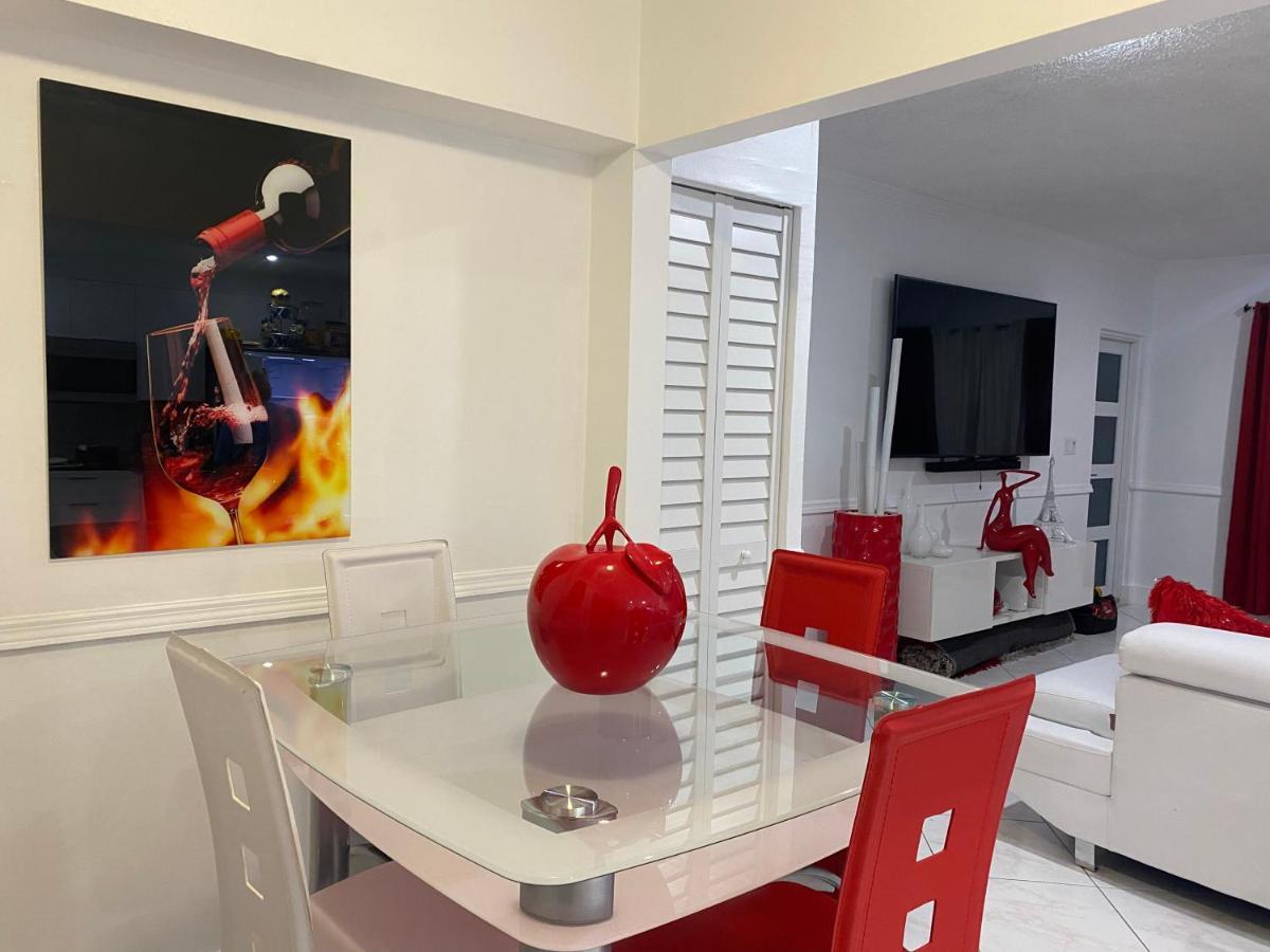 Beautiful House 7 Min From Miami Airport W Free Parking Lägenhet Exteriör bild