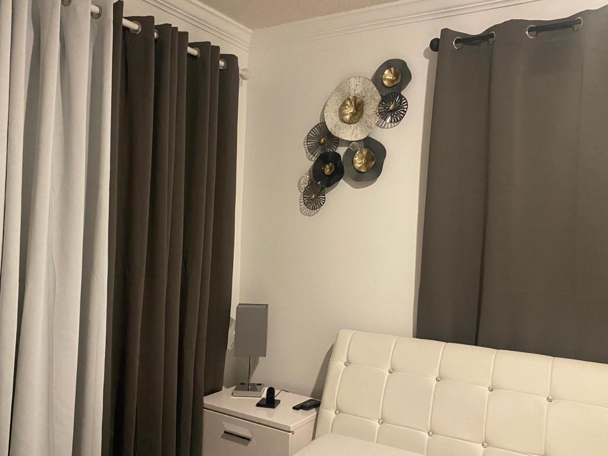 Beautiful House 7 Min From Miami Airport W Free Parking Lägenhet Exteriör bild