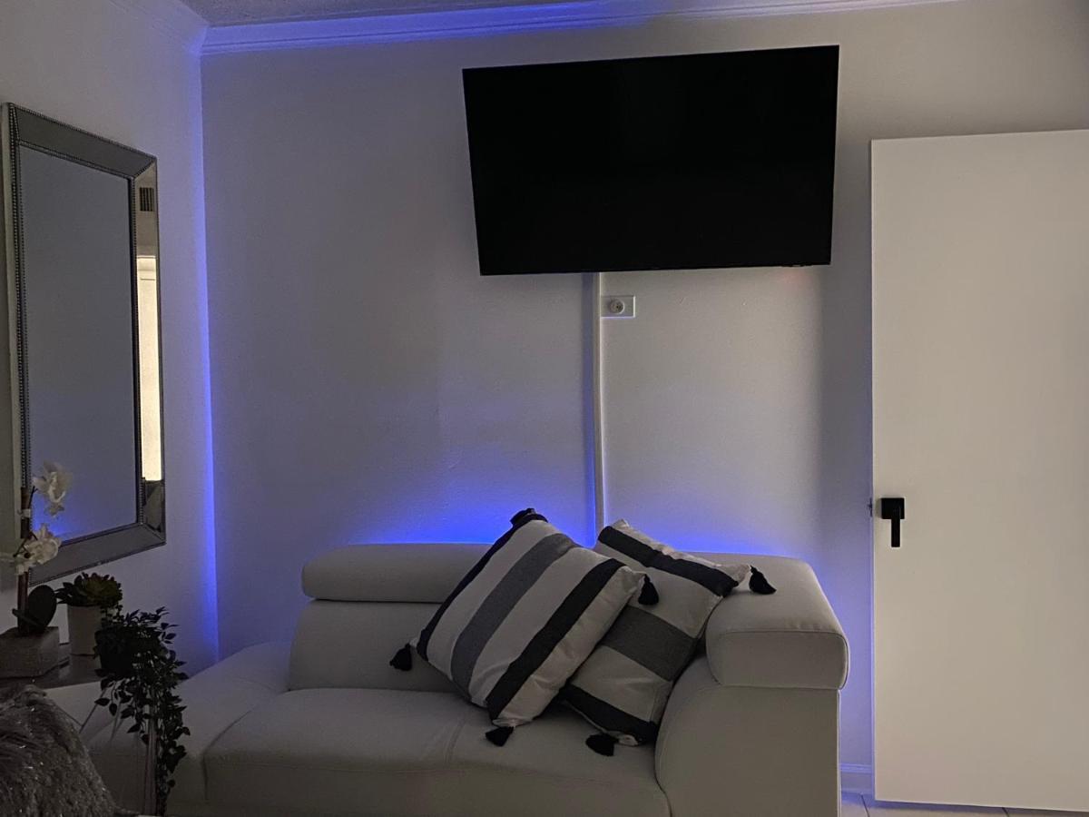 Beautiful House 7 Min From Miami Airport W Free Parking Lägenhet Exteriör bild