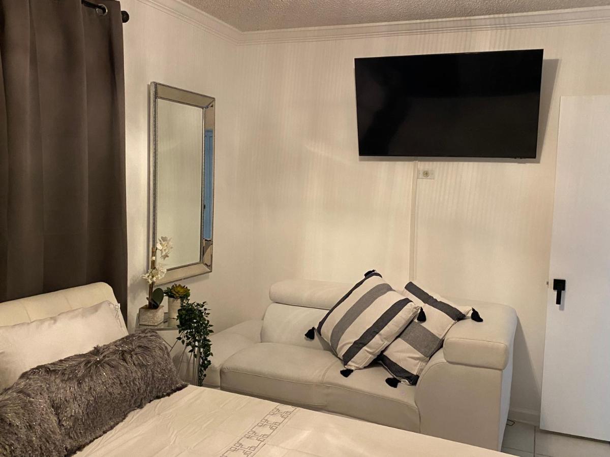 Beautiful House 7 Min From Miami Airport W Free Parking Lägenhet Exteriör bild