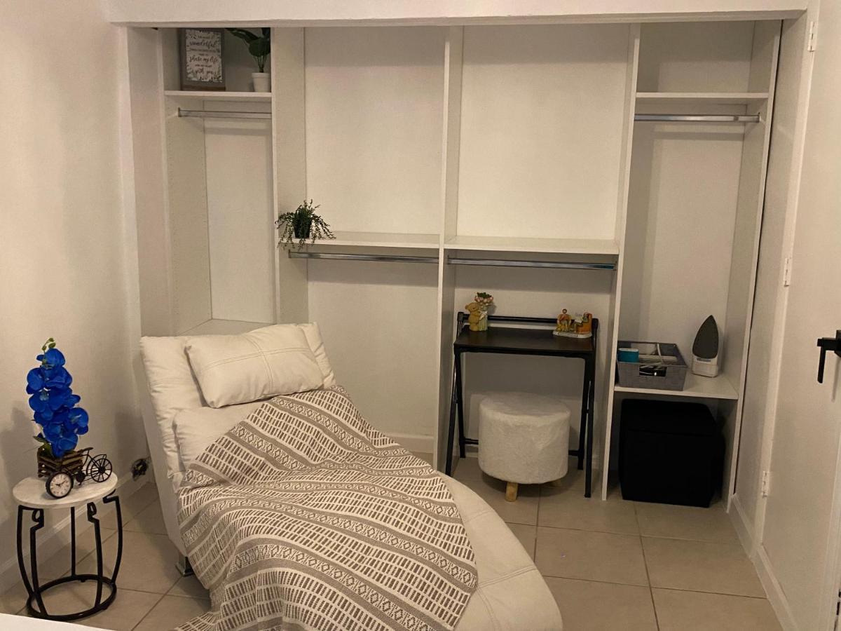 Beautiful House 7 Min From Miami Airport W Free Parking Lägenhet Exteriör bild
