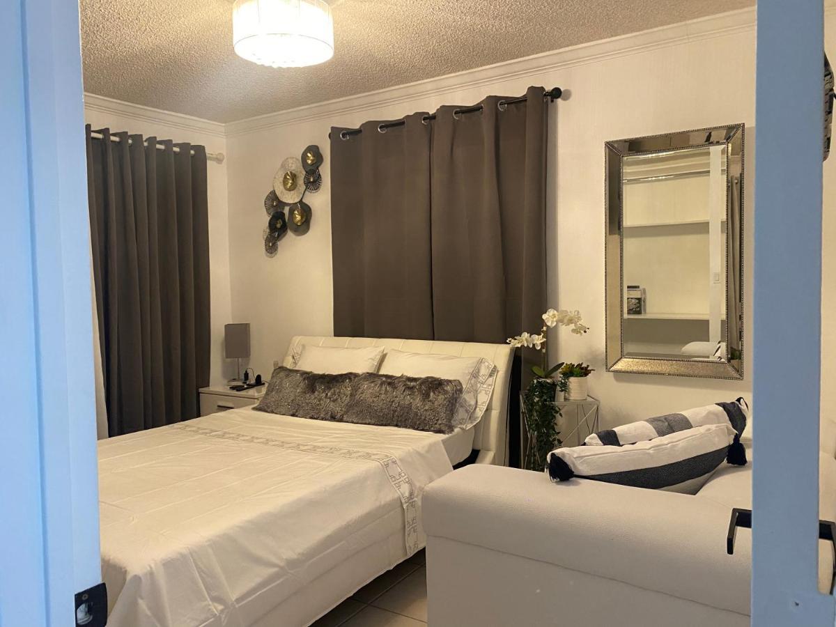 Beautiful House 7 Min From Miami Airport W Free Parking Lägenhet Exteriör bild