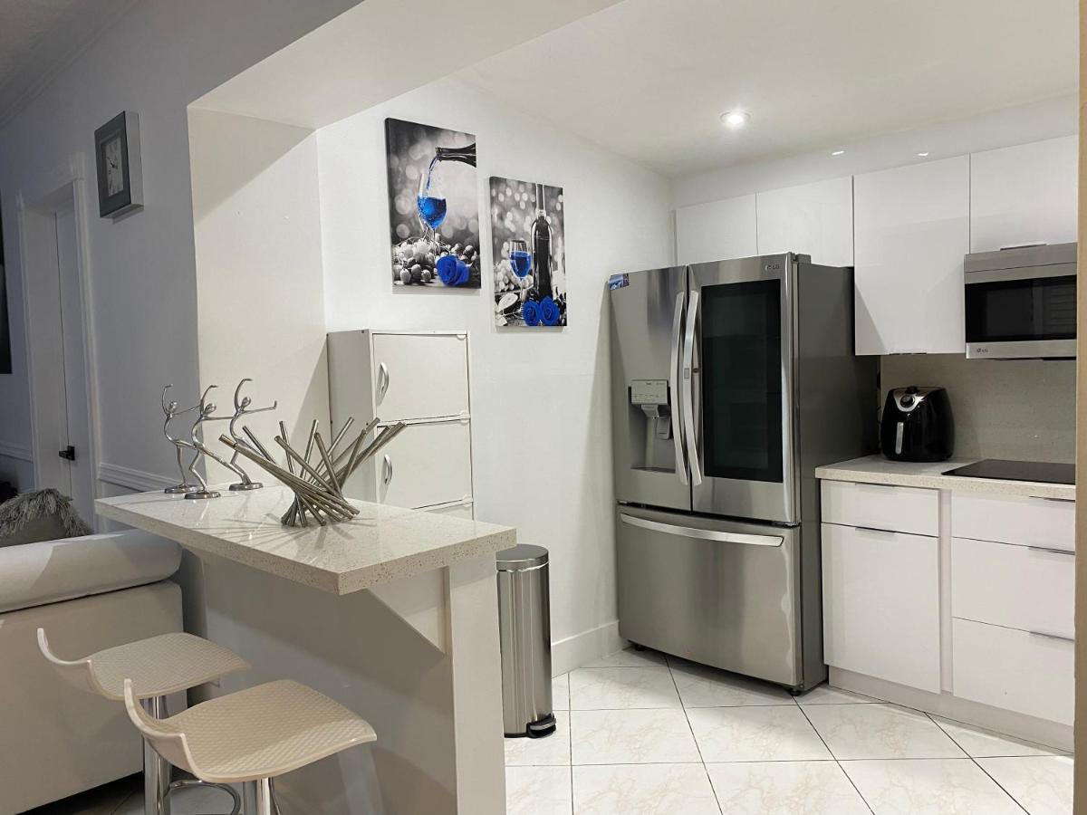 Beautiful House 7 Min From Miami Airport W Free Parking Lägenhet Exteriör bild